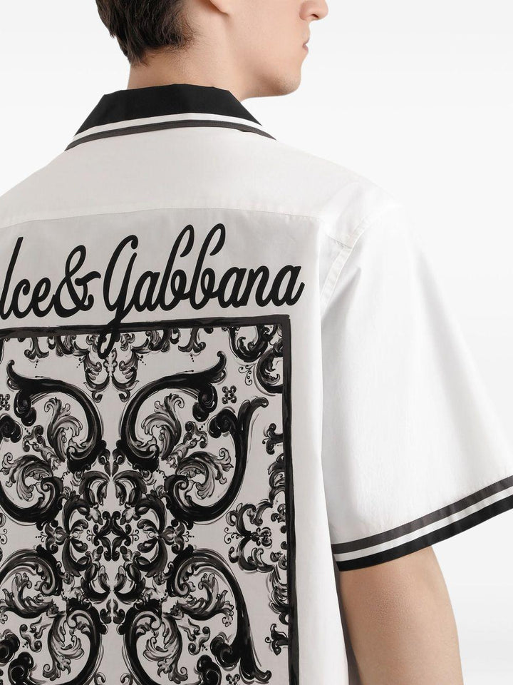 Camicia bianca con stampa Maiolica e profili neri 