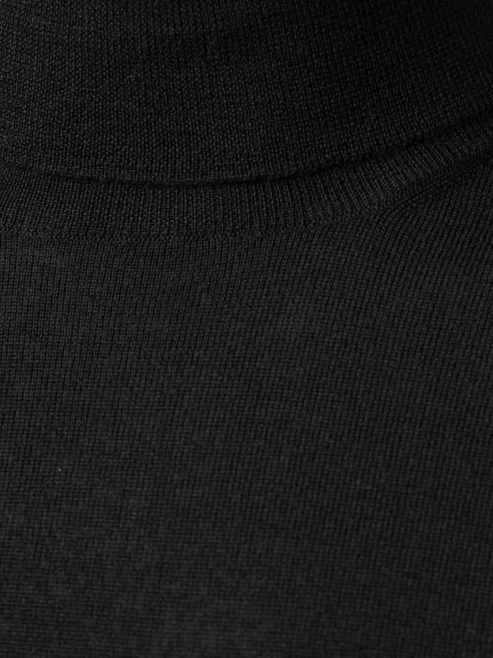 Maglione nero a collo alto 
