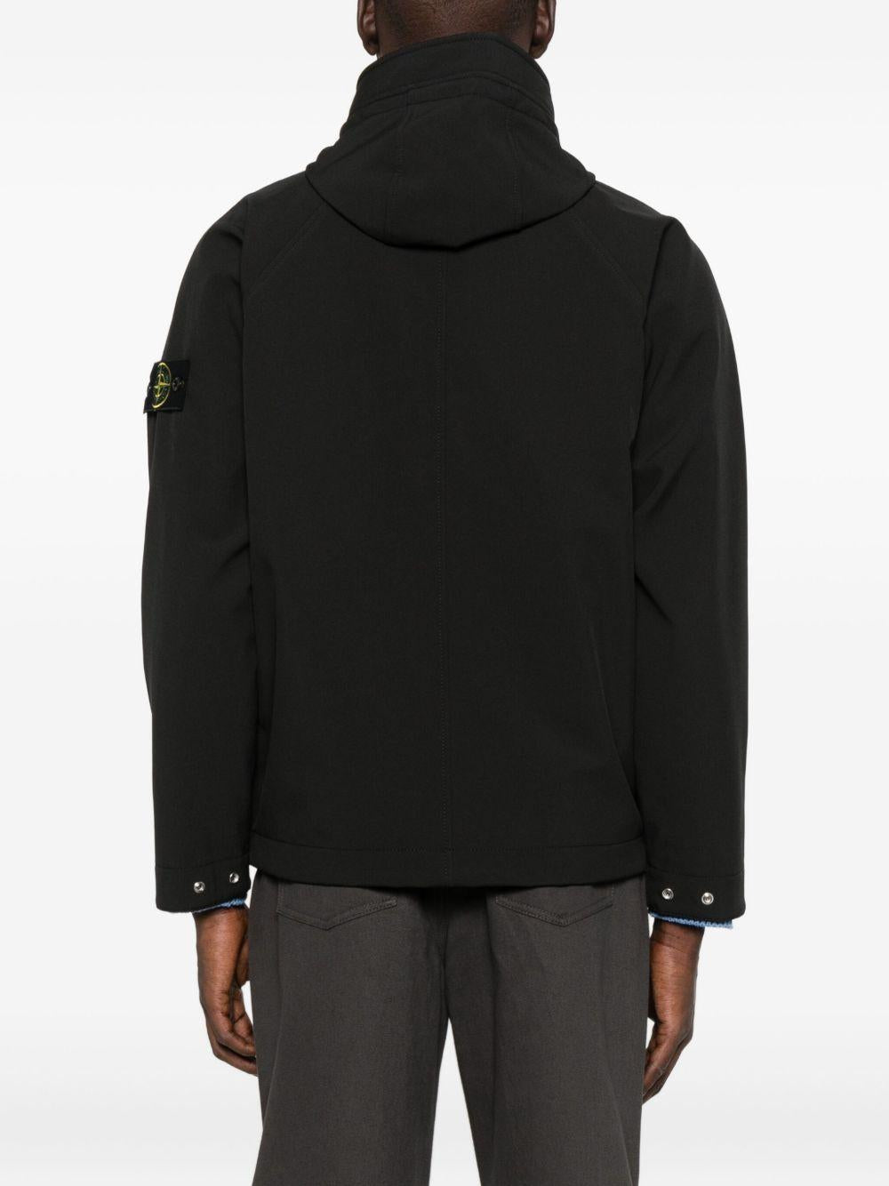 Parka nero con cappuccio 