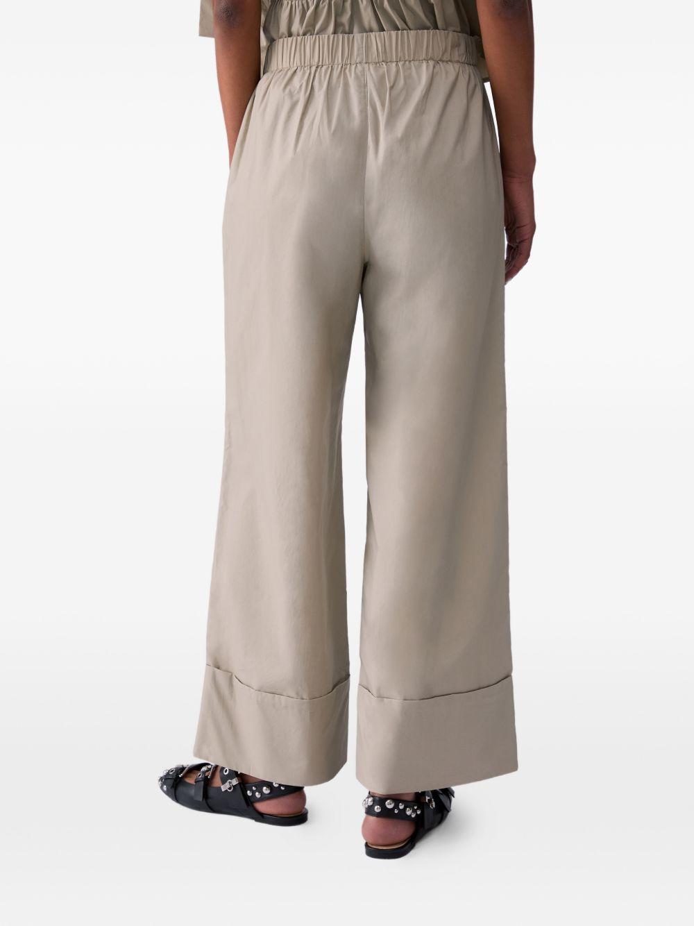 Pantaloni svasati 