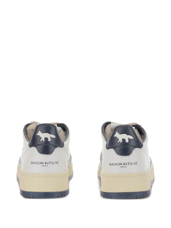 Sneakers bianche in pelle con dettaglio blu 
