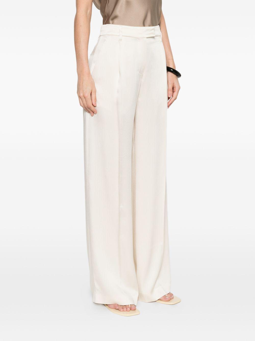 Pantaloni con piega 