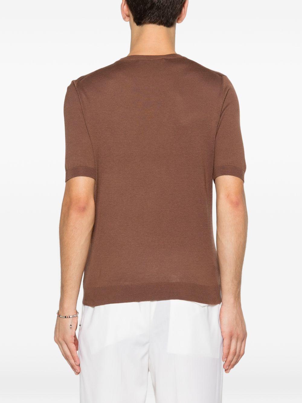 T-shirt marrone in seta con finiture a coste 