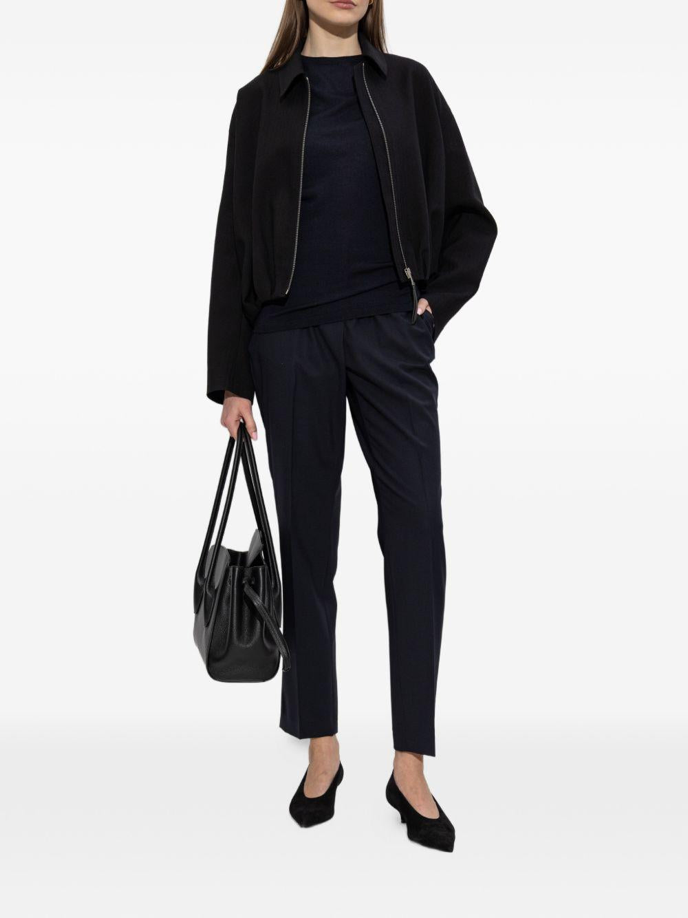 Pantaloni con tasche laterali 