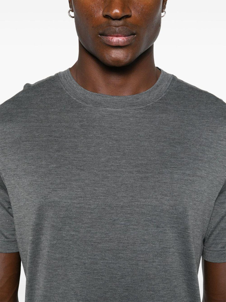 T-shirt grigia girocollo in jersey leggero