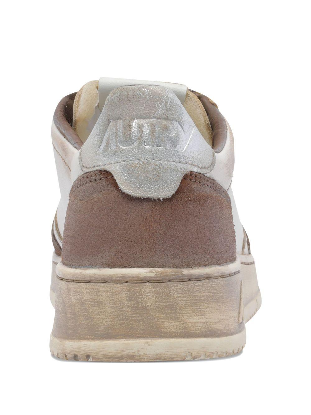 Sneakers bianche e marroni Medalist Super Vintage con effetto usato 
