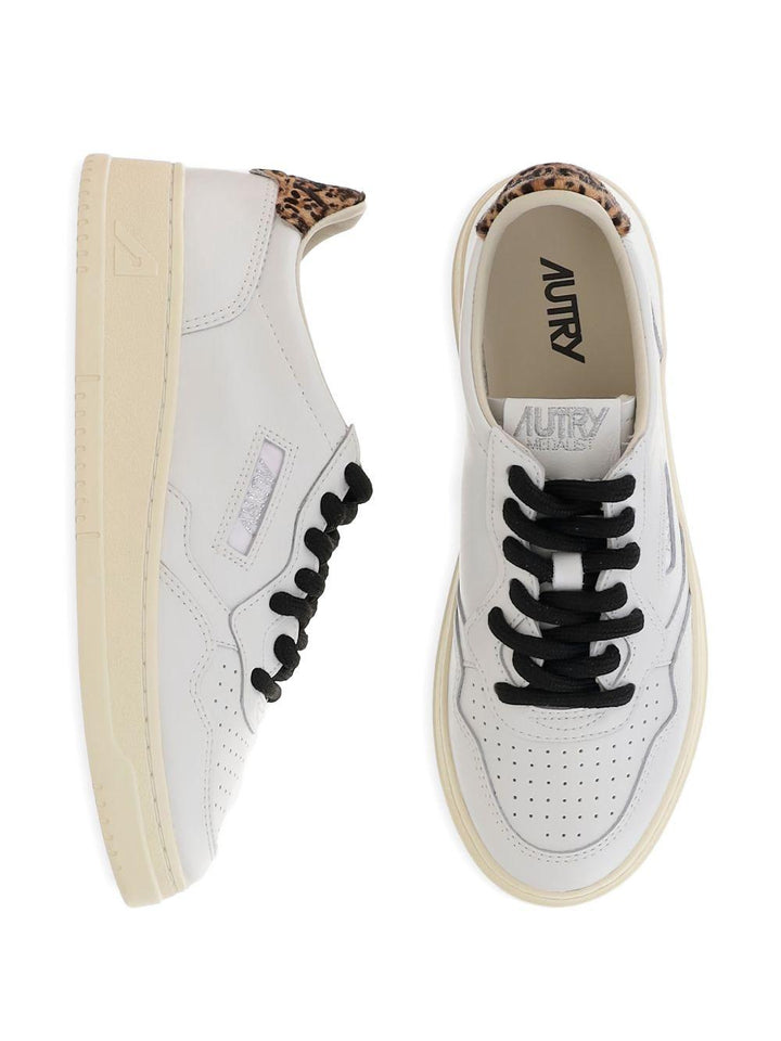 Sneakers con dettaglio leopardato 