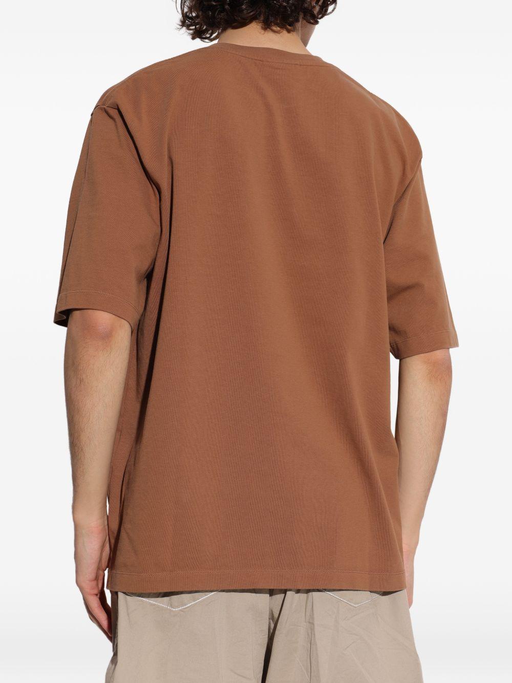 T-shirt marrone con ricamo 