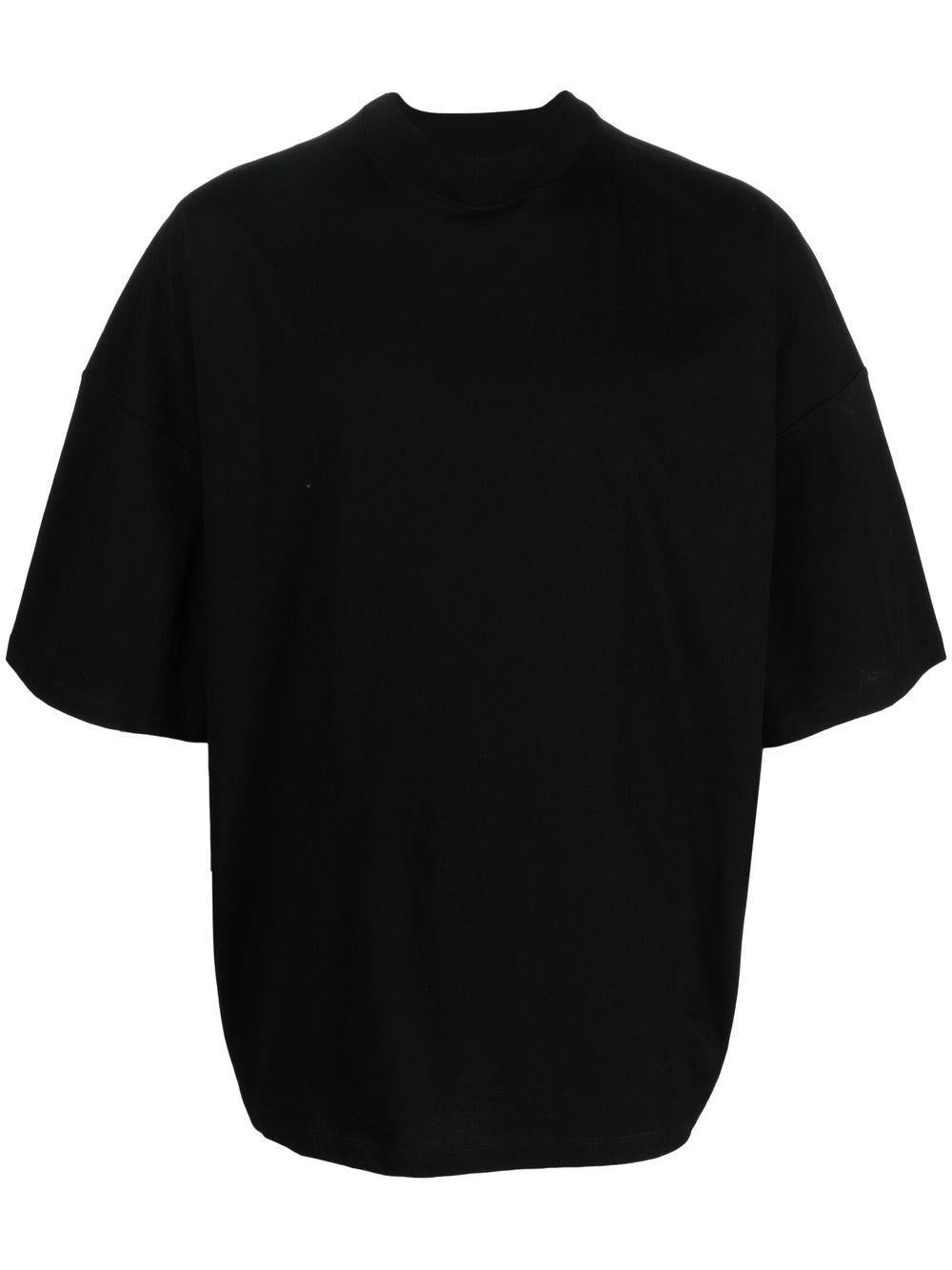 T-shirt nera 