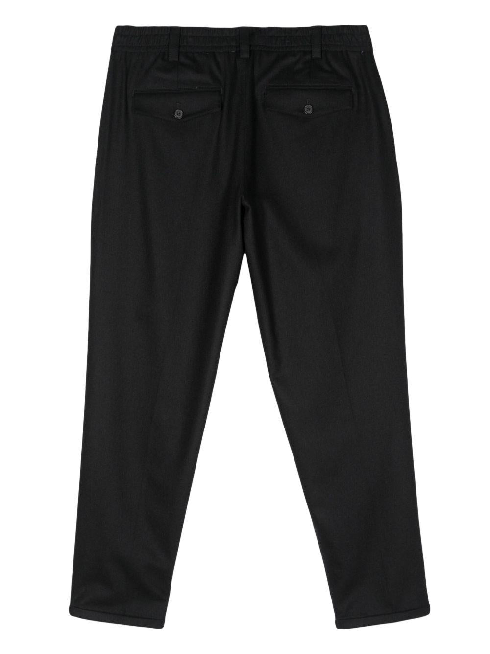 Pantaloni affusolati slim neri 