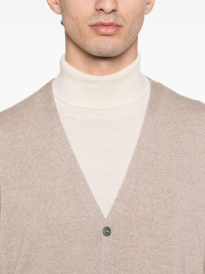 Cardigan beige in lana con bottoni 