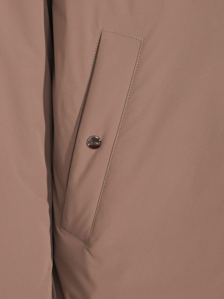 Parka marrone leggero con cappuccio regolabile 