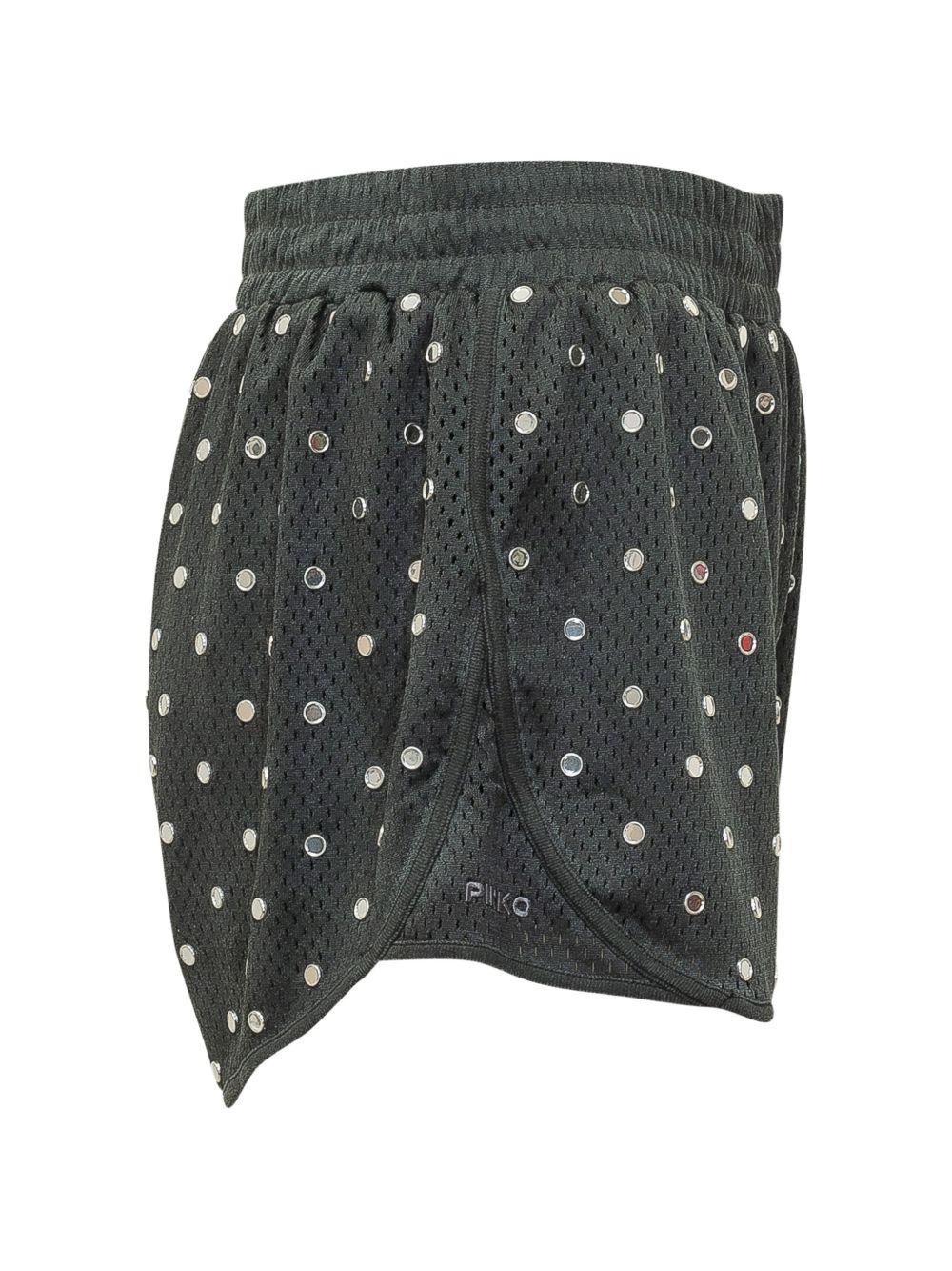 Shorts con borchie 
