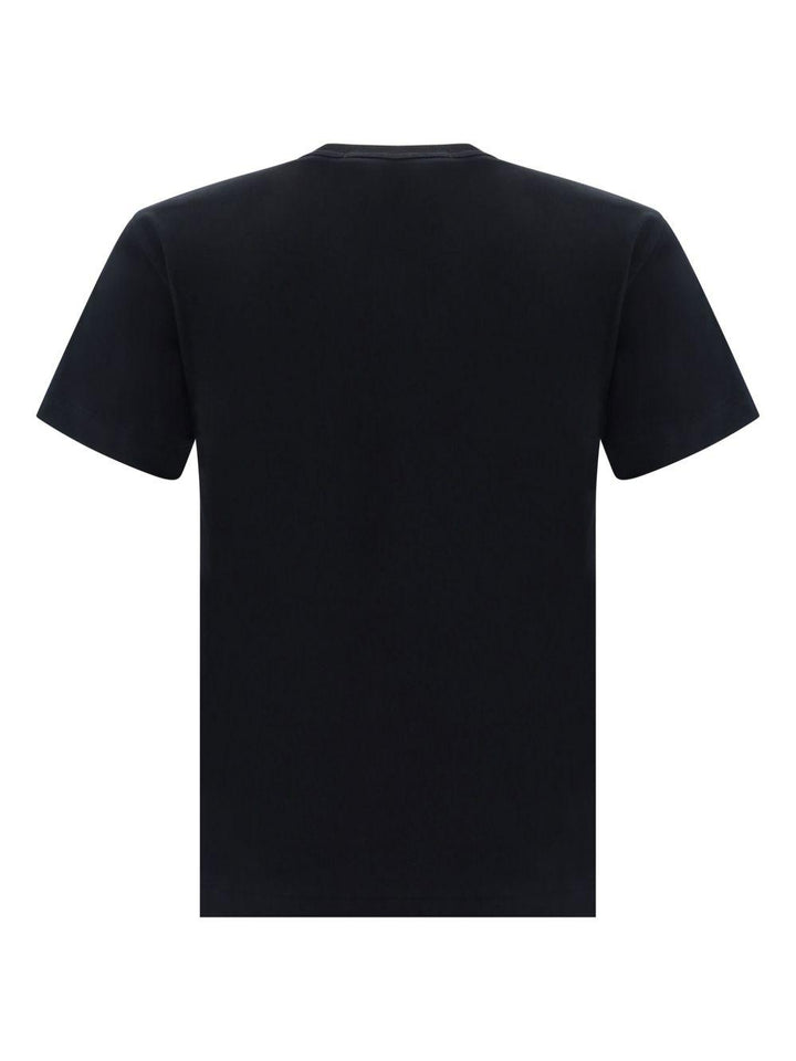 T-shirt nera con stampa cuore rosso 