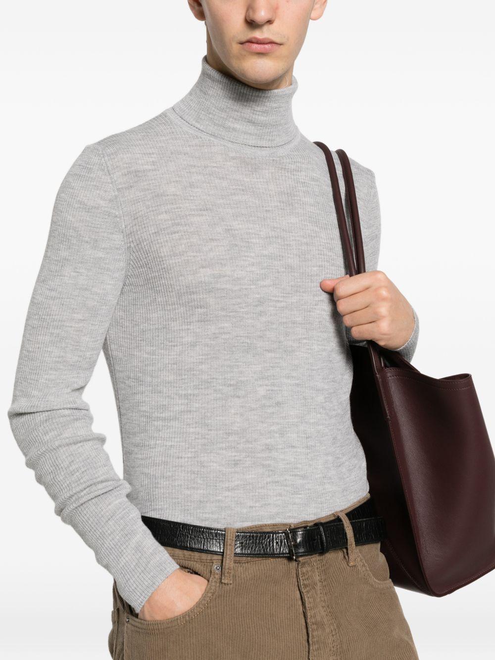 Maglione a collo alto grigio 