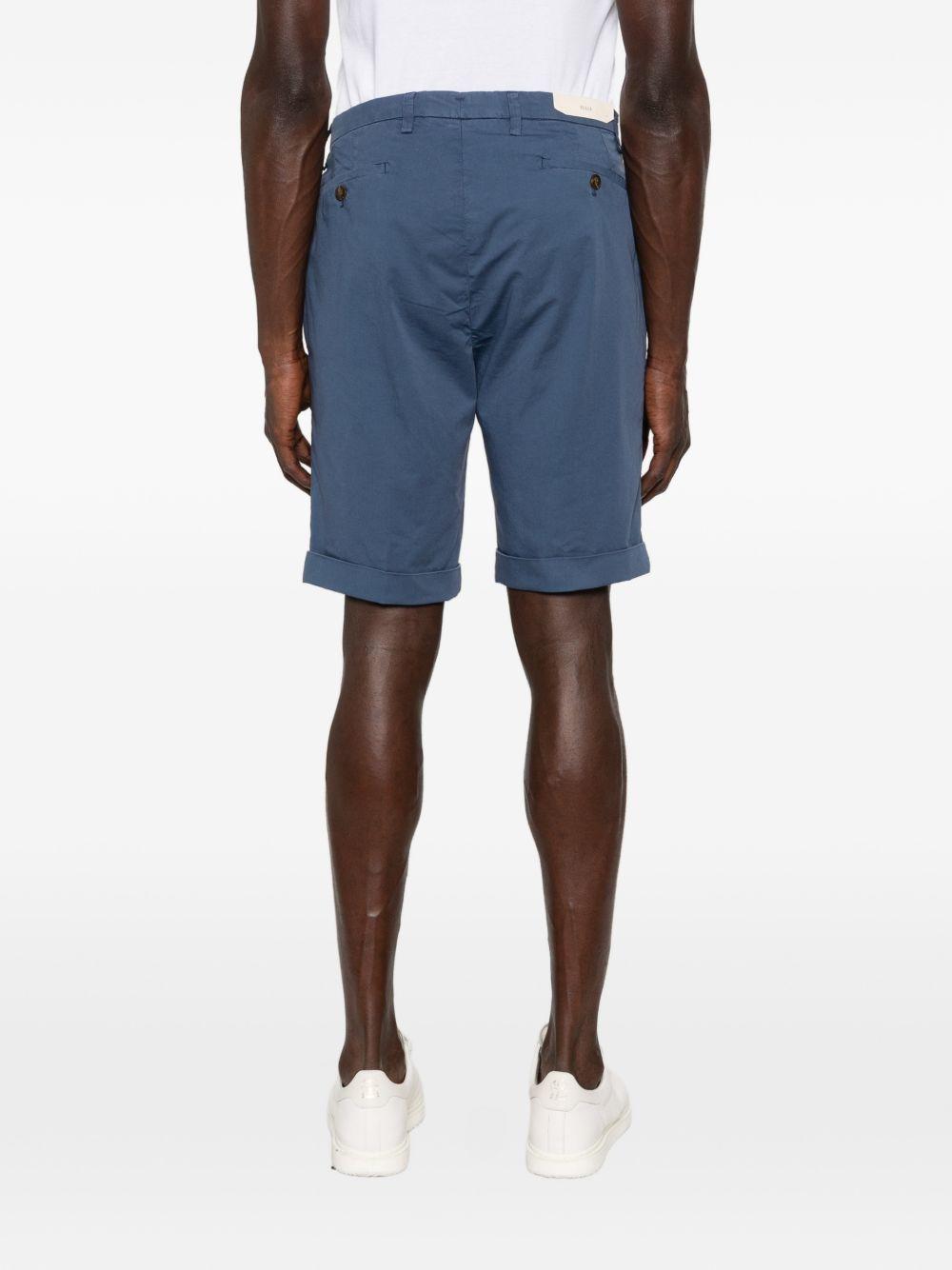 Shorts bluette con risvolto 
