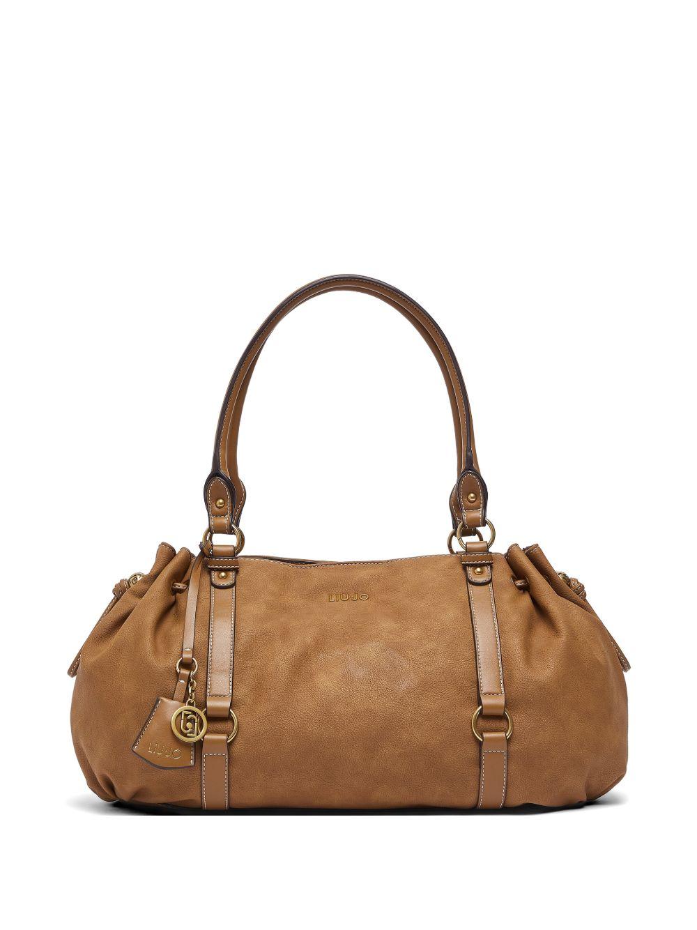 Borsa tote con ciondolo 