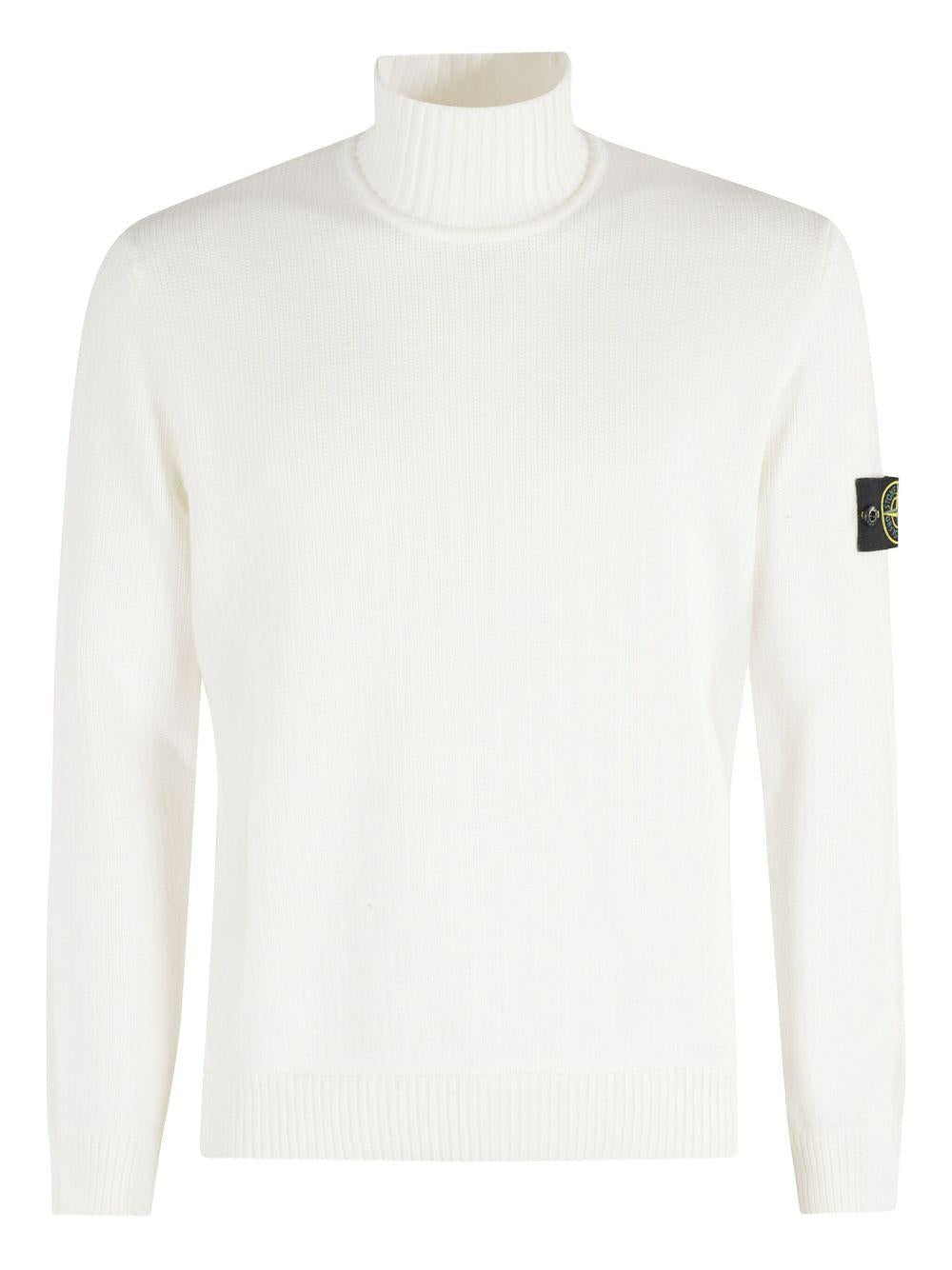 Maglione avorio a coste con collo alto