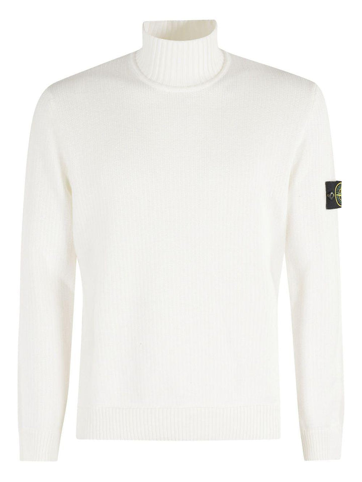 Maglione avorio a coste con collo alto