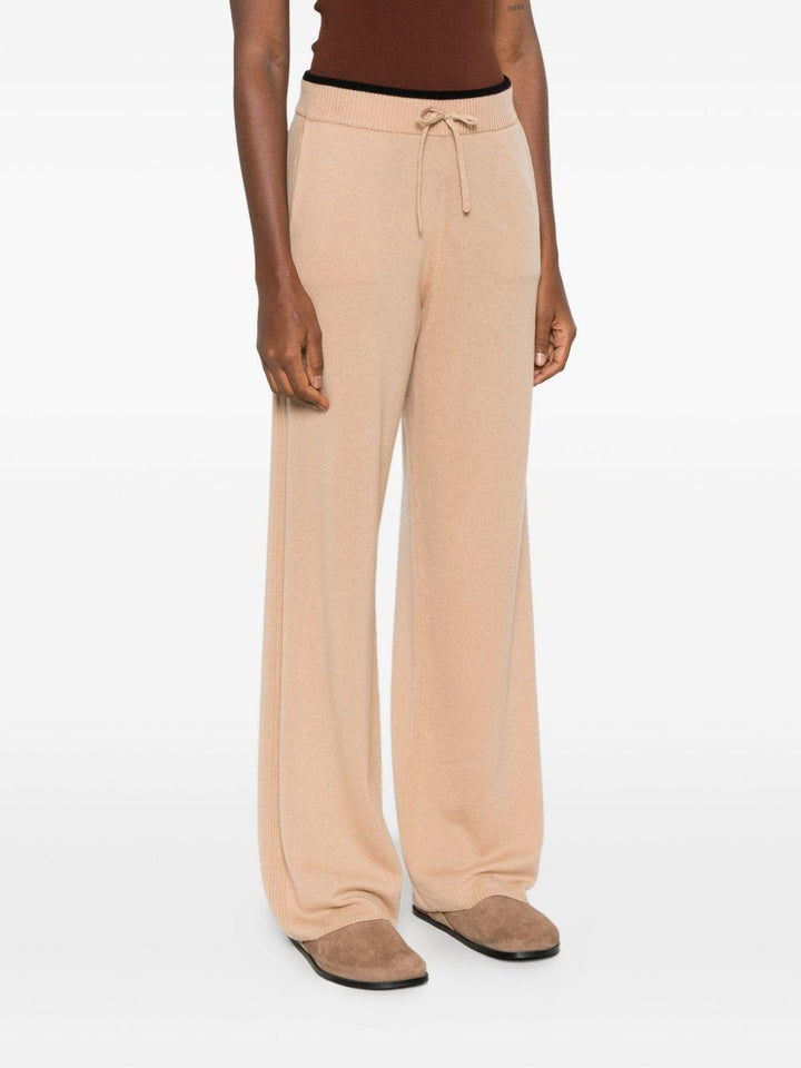 Pantaloni ampi 