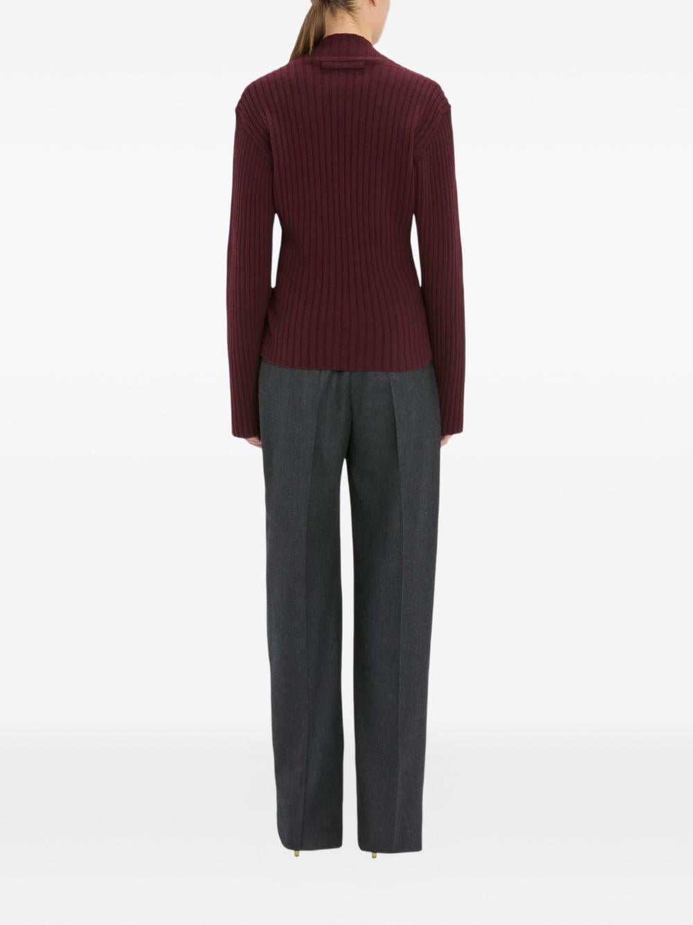 Pantaloni dritti con pieghe 