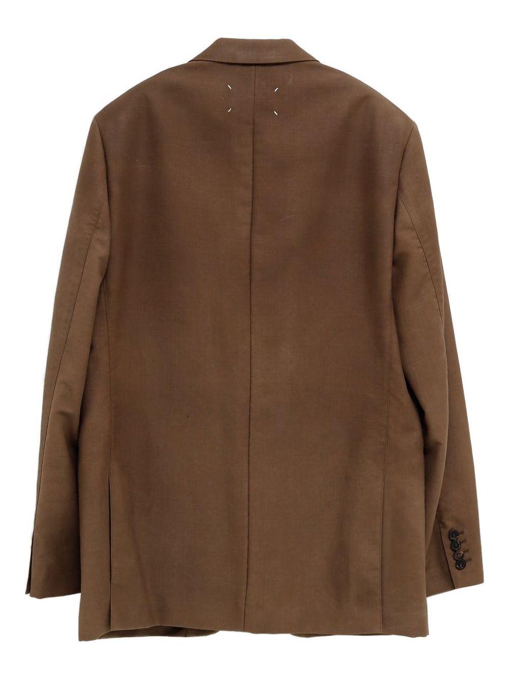 Giacca monopetto marrone con bottoni 