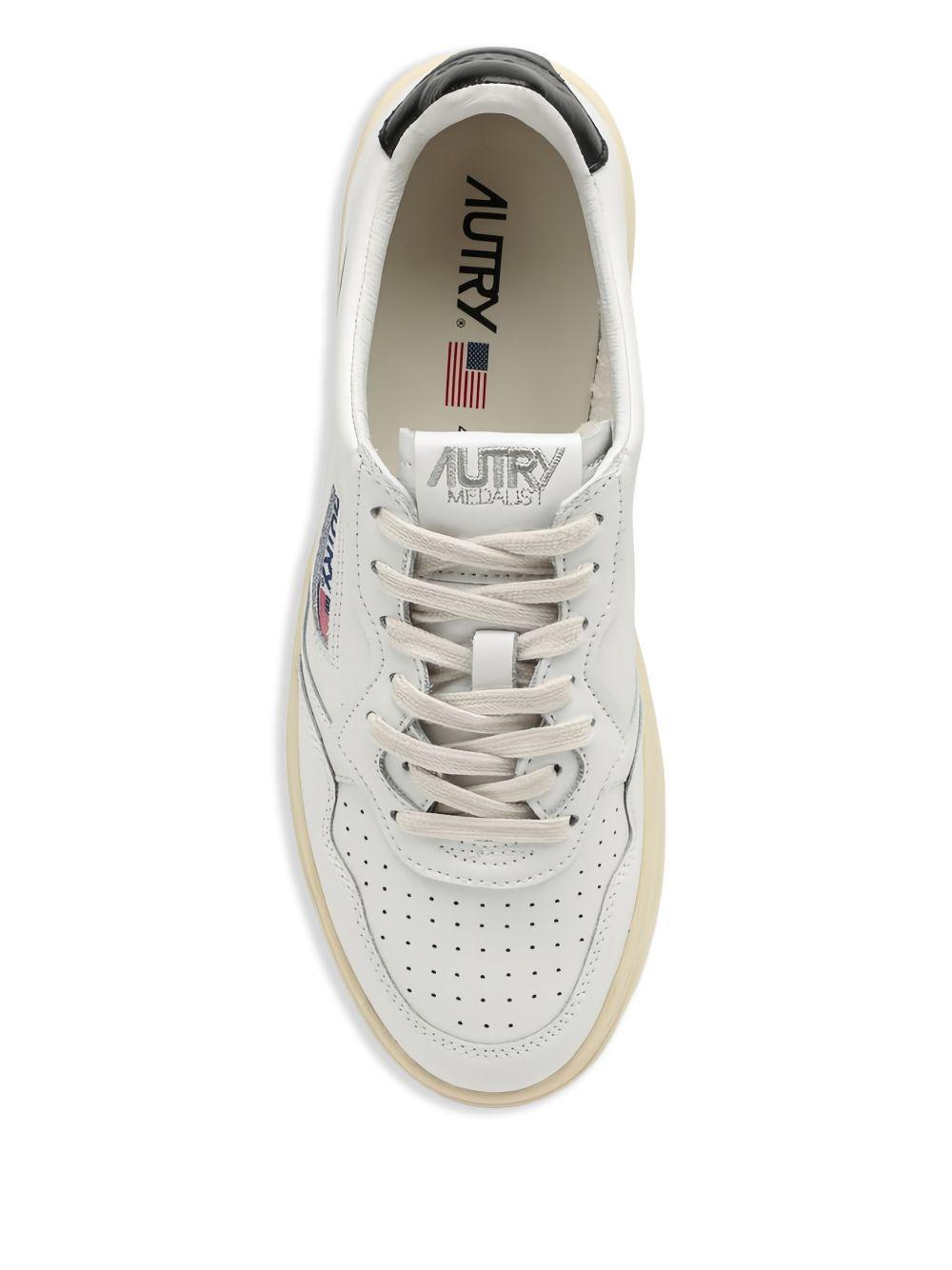 Sneakers Medalist 
