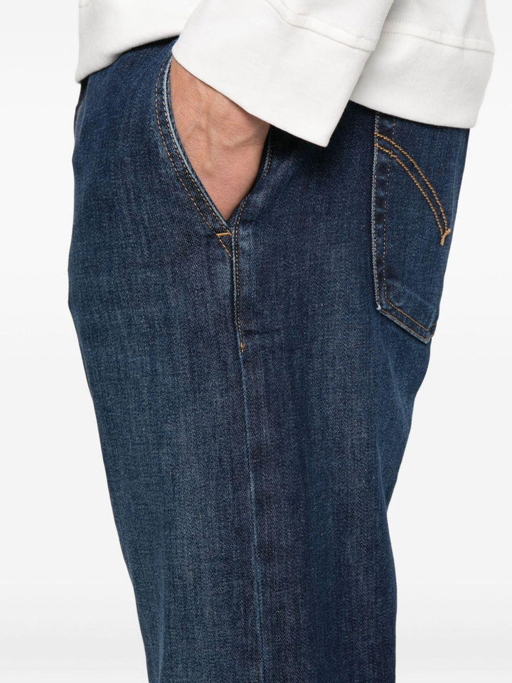 Jeans blu in cotone con cinque tasche e lavaggio scuro 