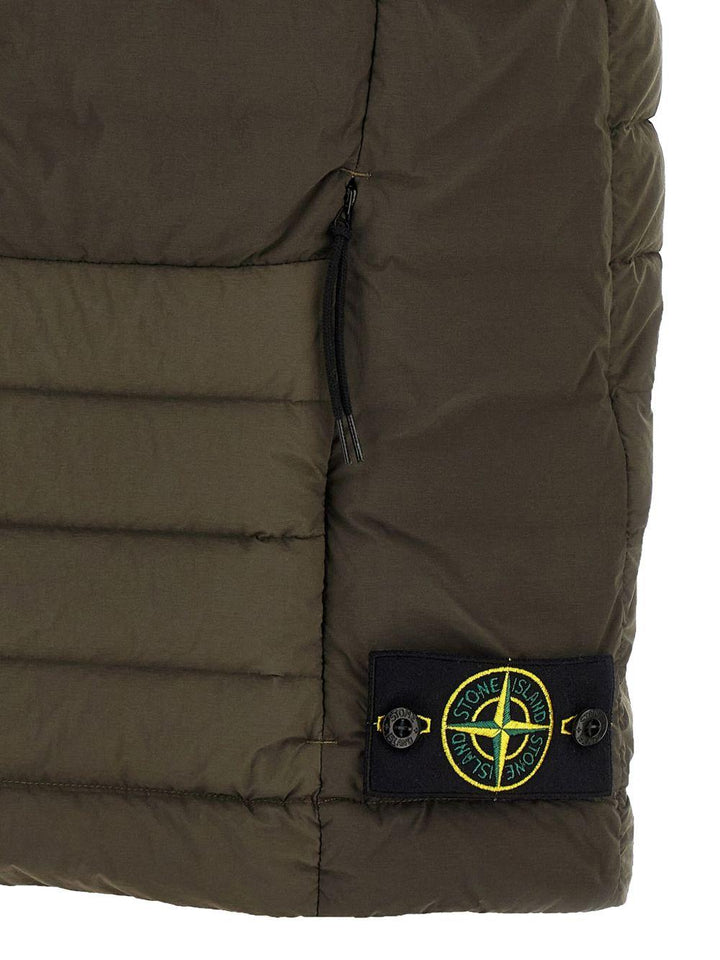 Gilet imbottito verde con collo alto 