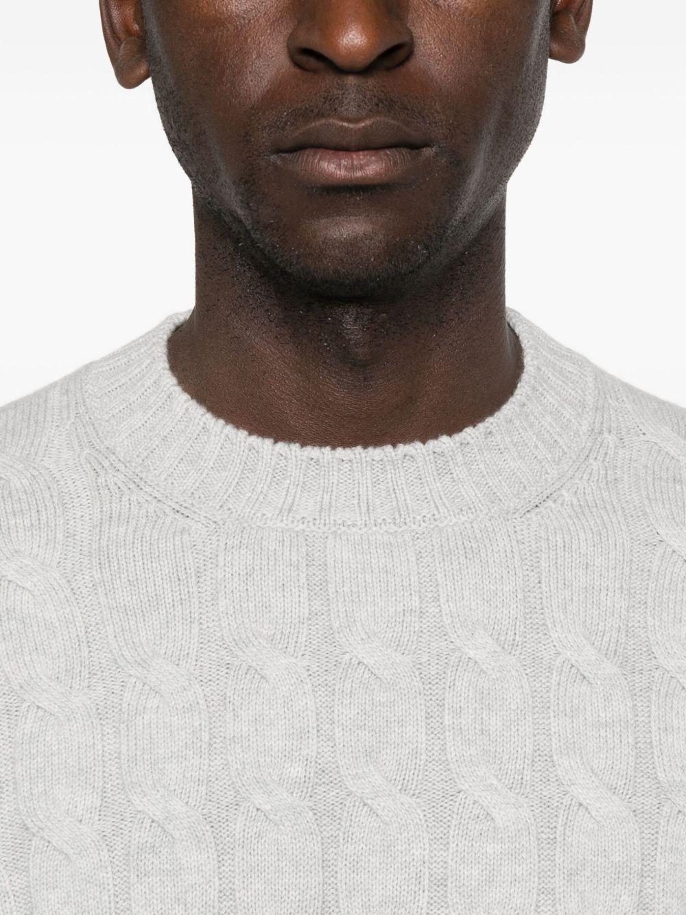 Maglione con lavorazione intrecciata grigio chiaro 