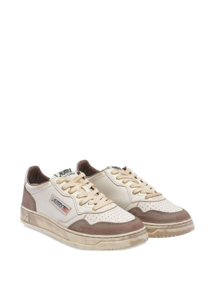 Sneakers bianche e marroni Medalist Super Vintage con effetto usato 