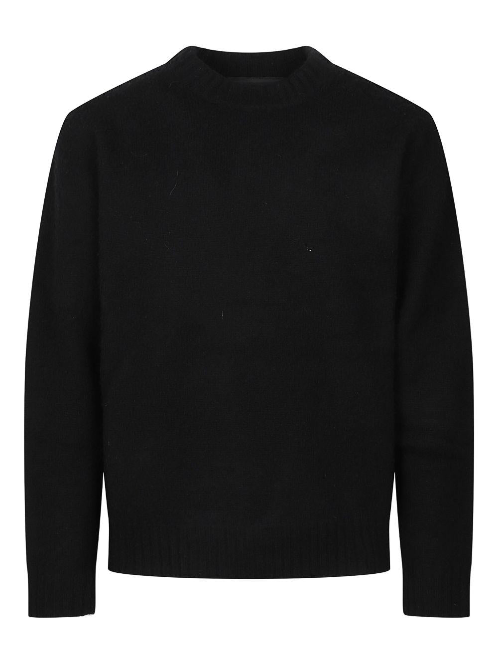 Maglione nero girocollo 