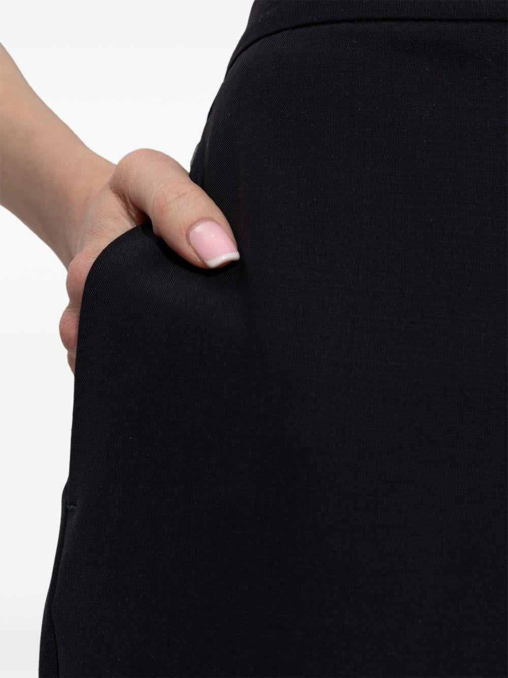 Pantaloni con tasche laterali 