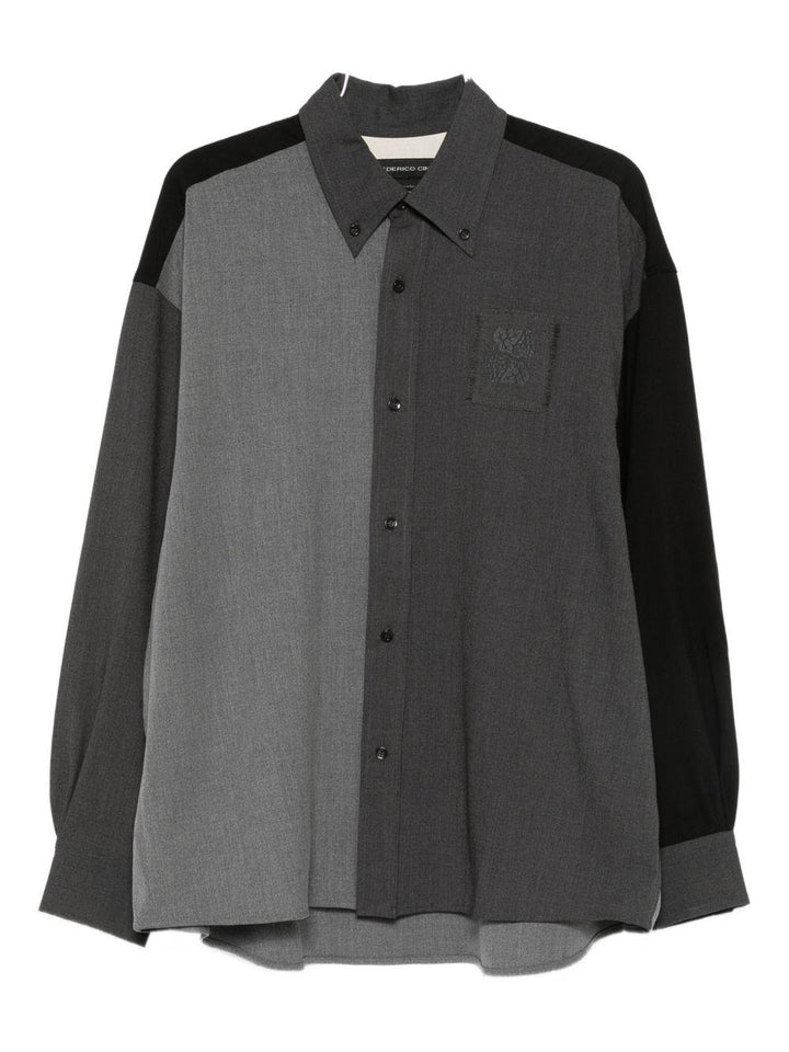 Camicia grigia con design patchwork 