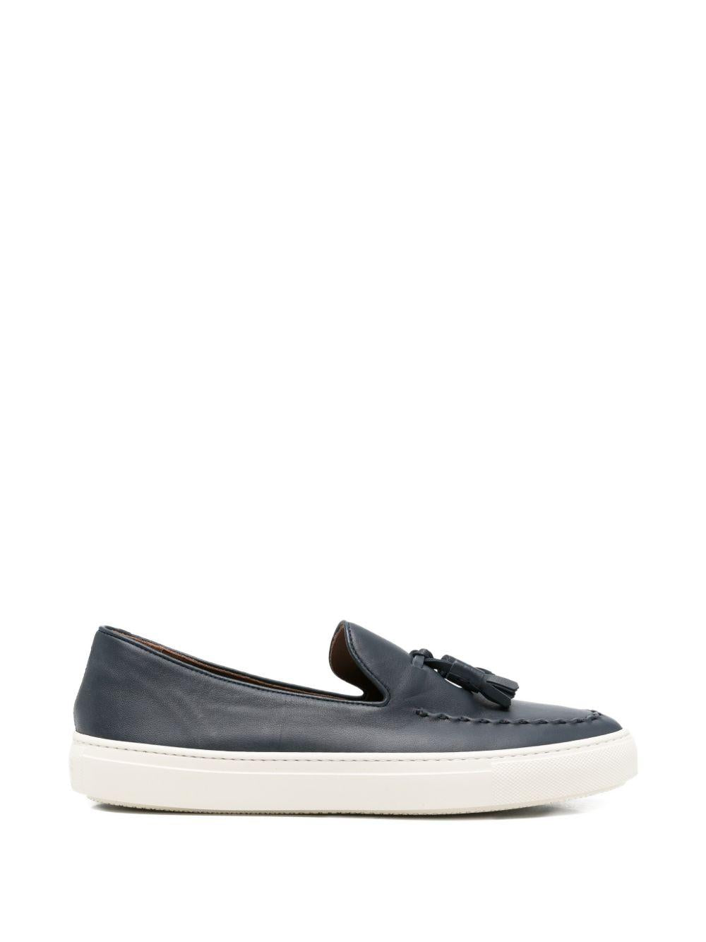 Mocassino marine in pelle con nappine 