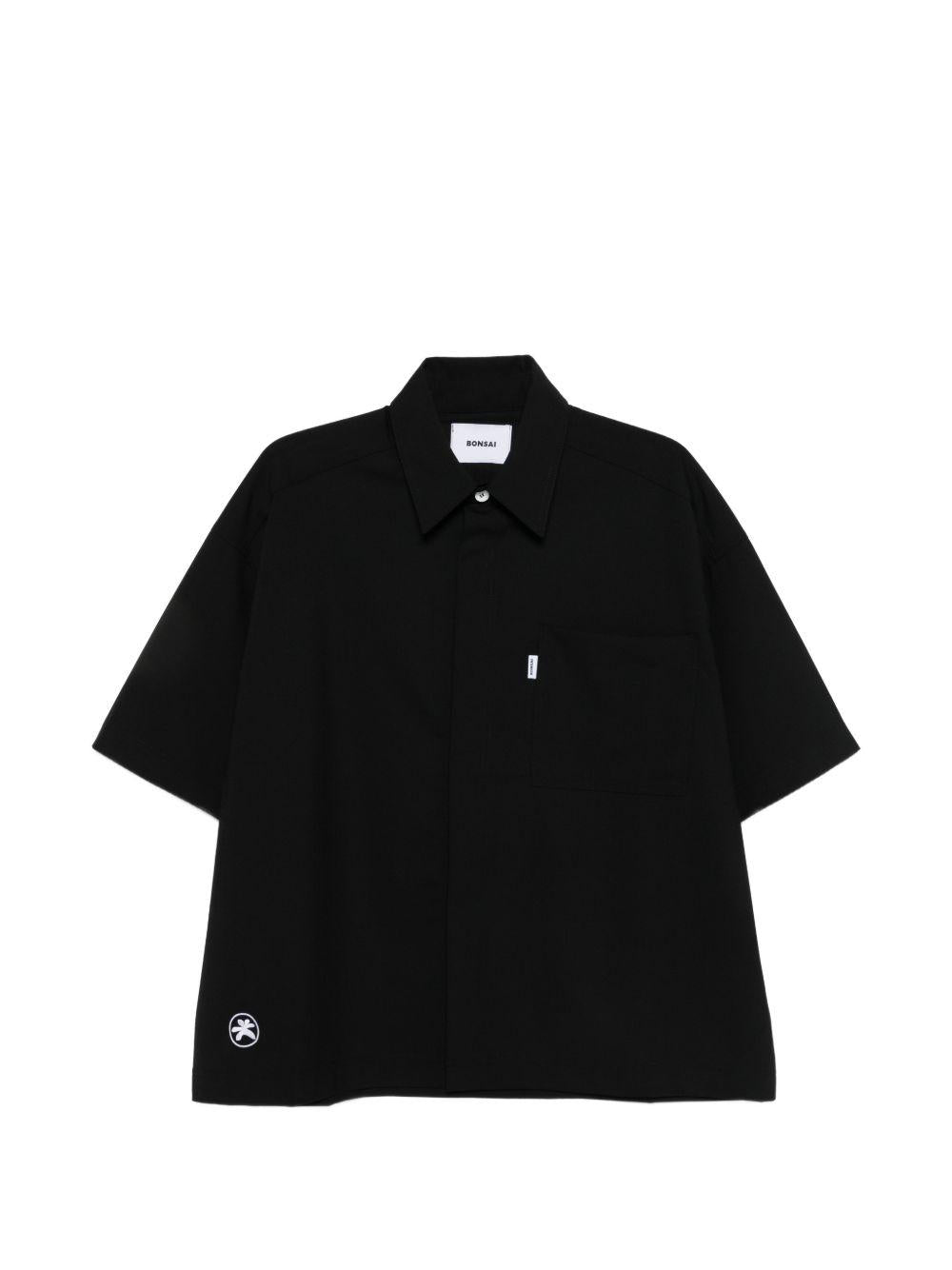 Camicia nera con logo ricamato 