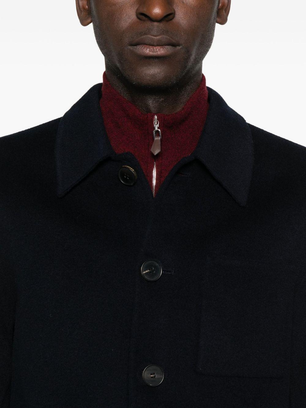 Cappotto navy con colletto a punta 