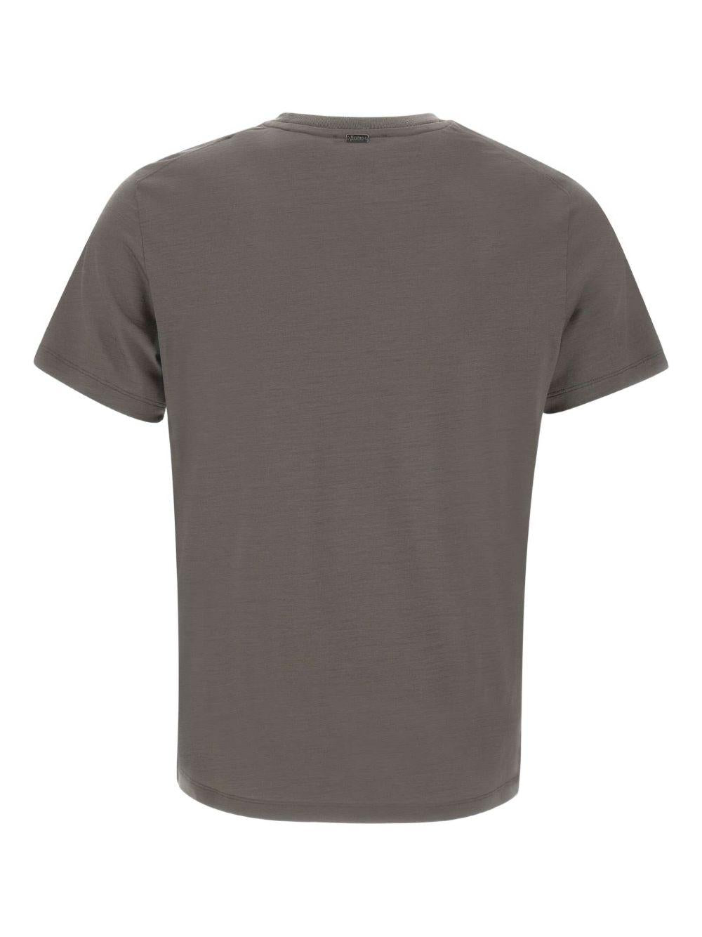 T-shirt grigia in lana con girocollo a coste 