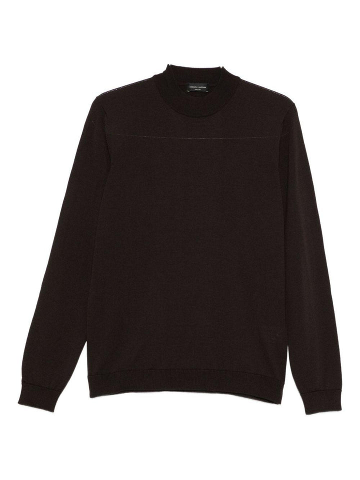 Maglione nero a collo alto 