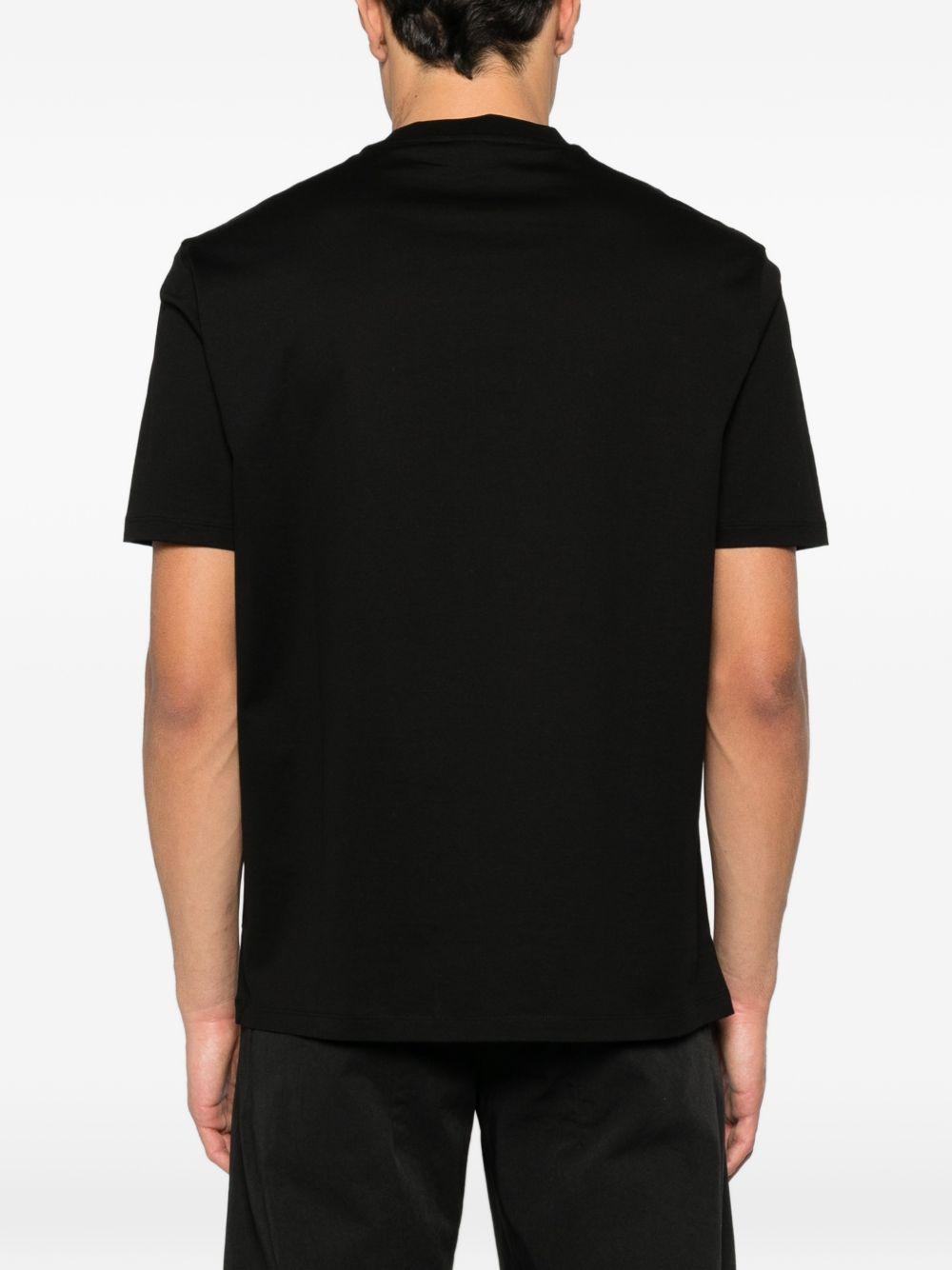 T-shirt nera 