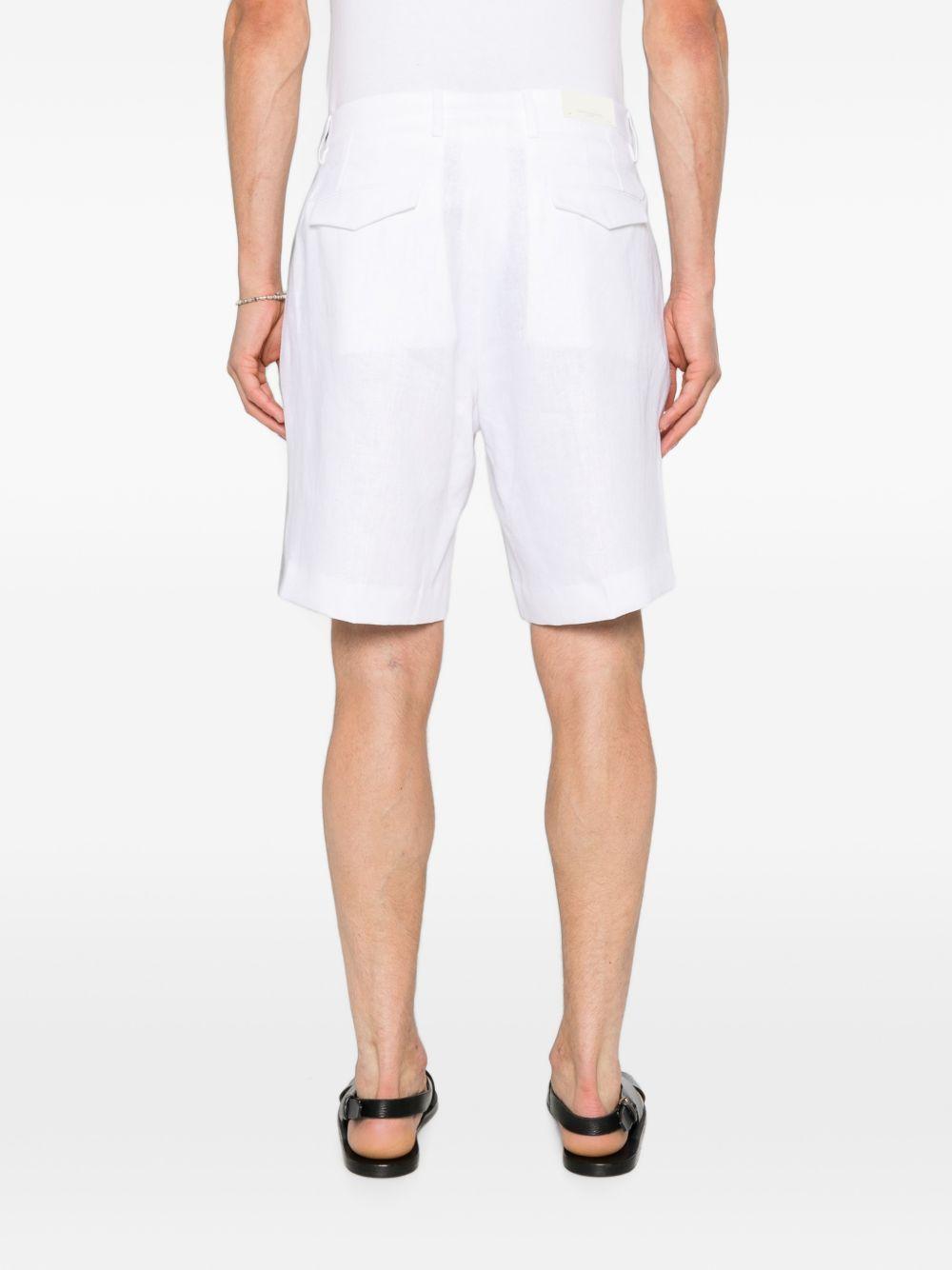 Shorts bianco con pieghe 