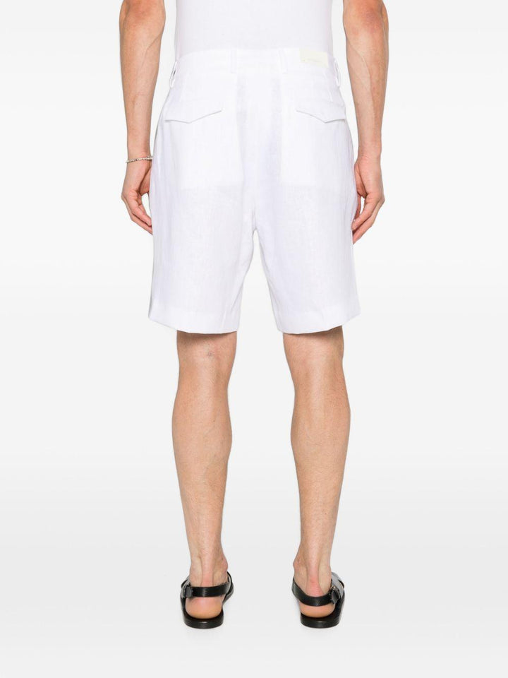Shorts bianco con pieghe 