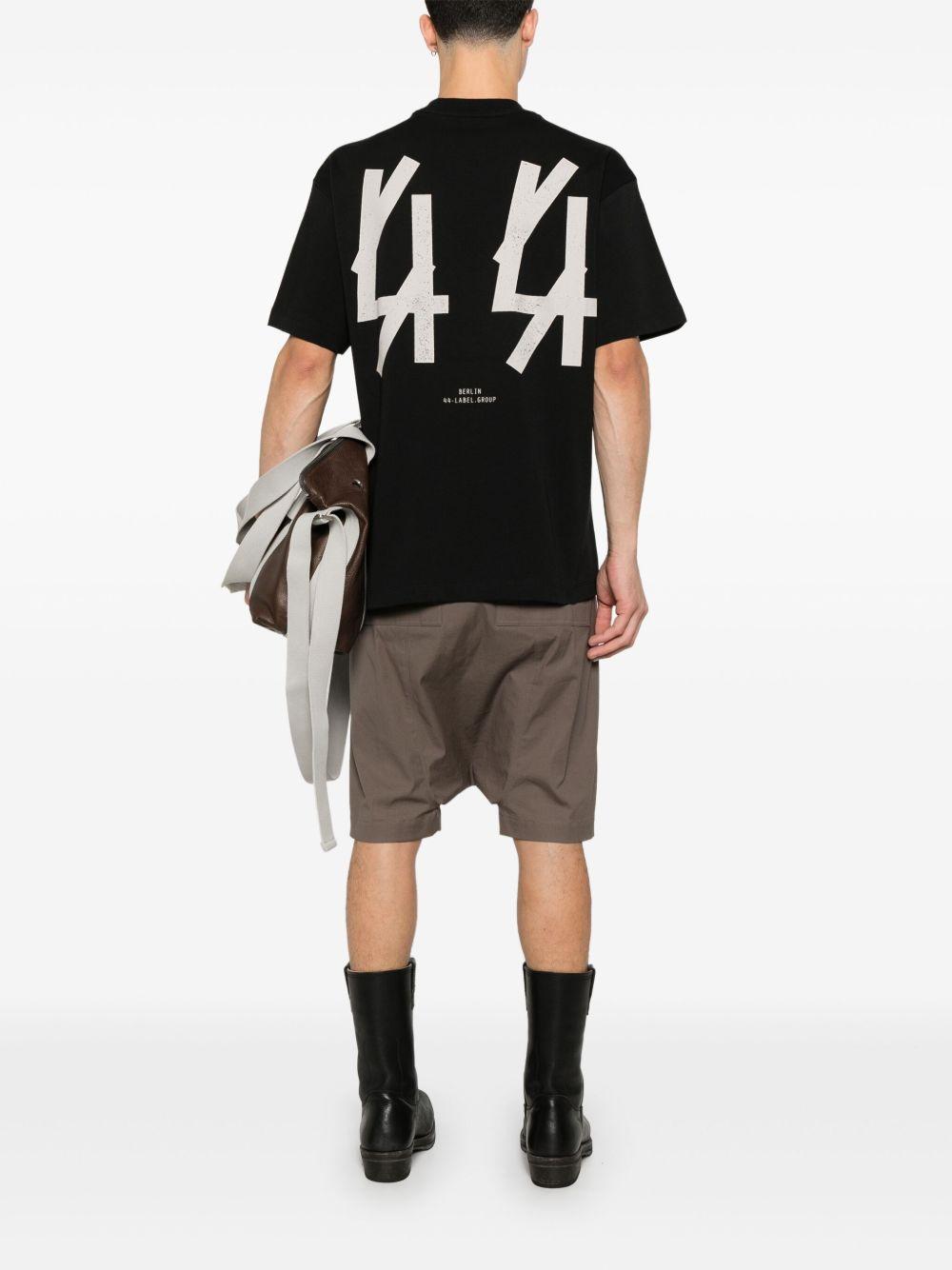 T-shirt nera 