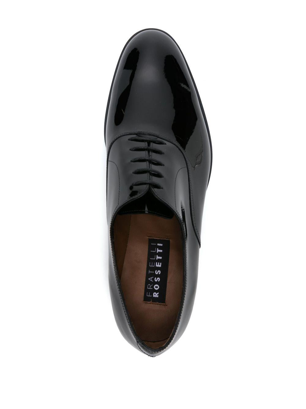 Scarpa Oxford in vernice nera 