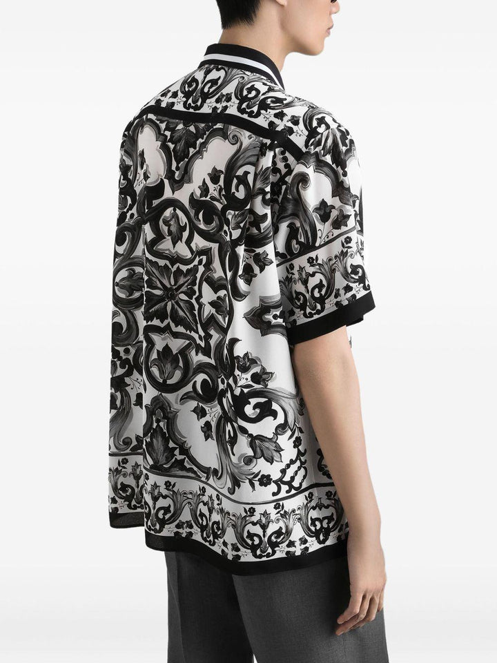 Camicia nera in seta con stampa 