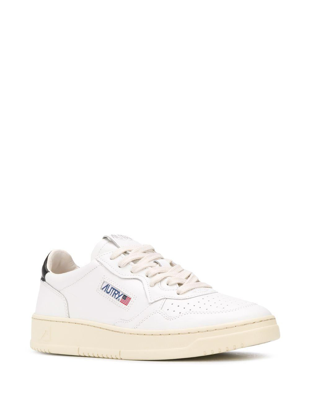 Sneakers bianche Medalist con tallone a contrasto 