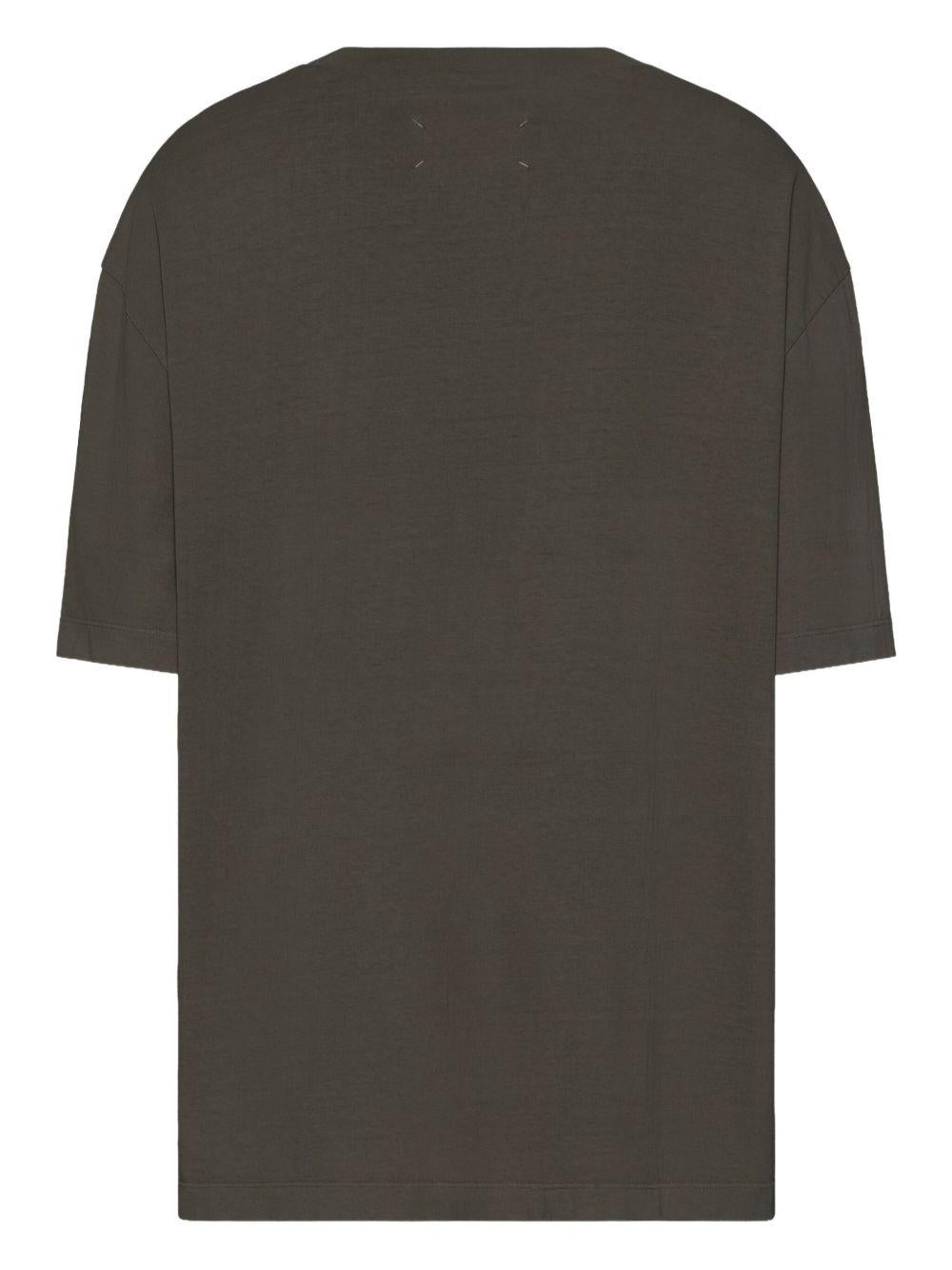 T-shirt grigio scuro con grafica numerica 