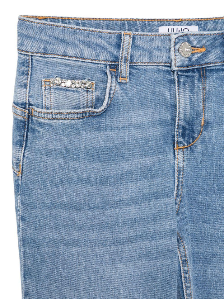 Jeans svasati con decorazione 