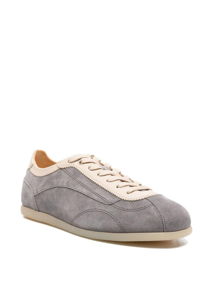 Sneakers grigio medio in pelle scamosciata con punta a mandorla 