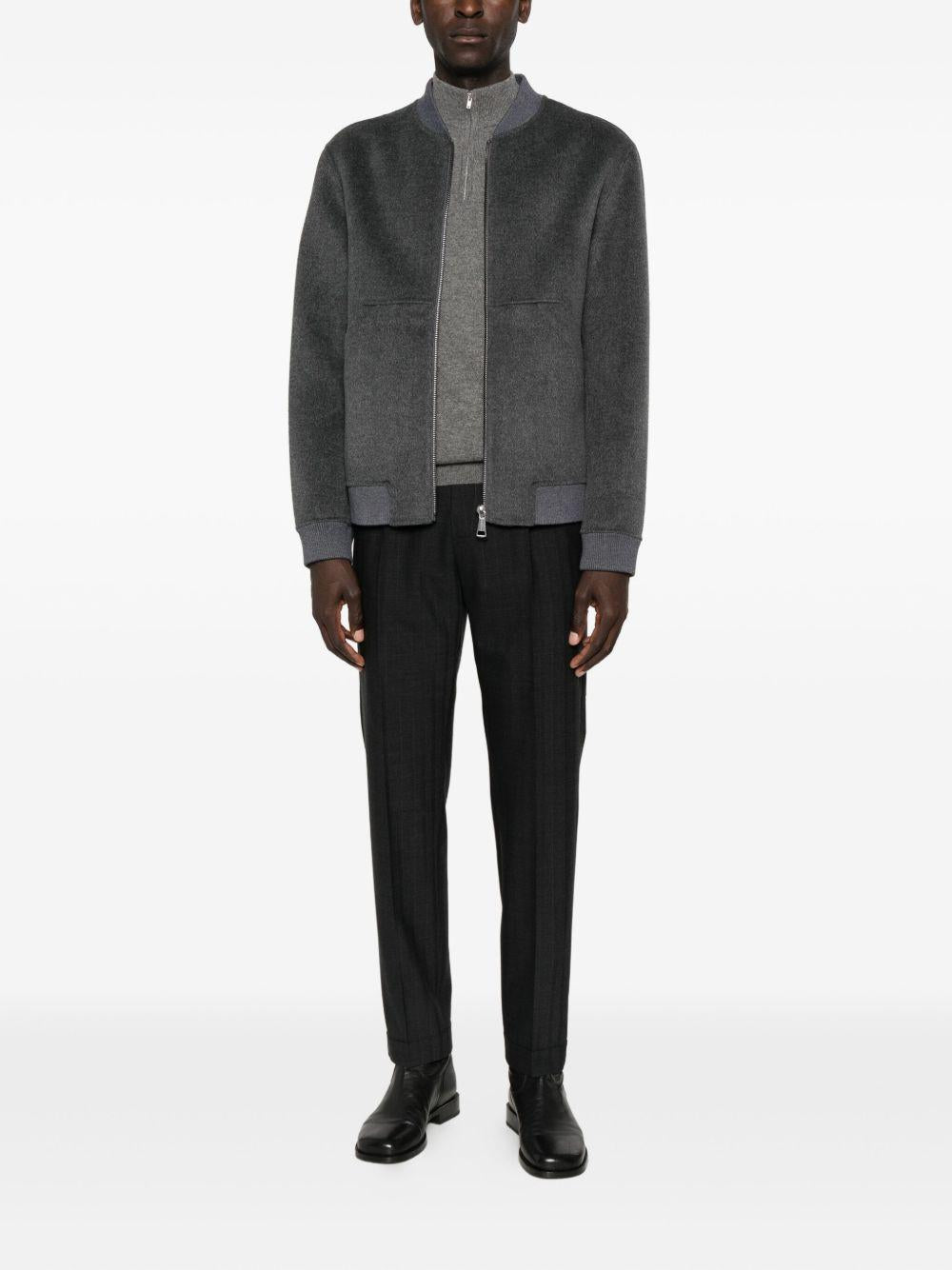 Bomber grigio con zip
